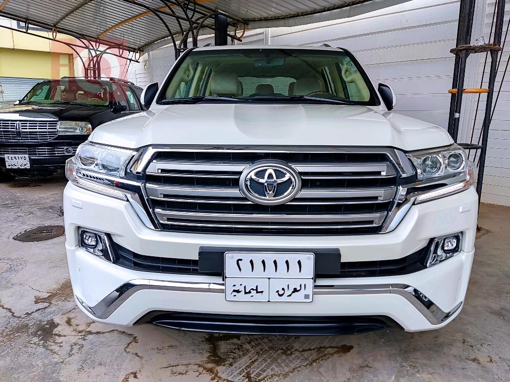 تۆیۆتا لاند کروزەر
